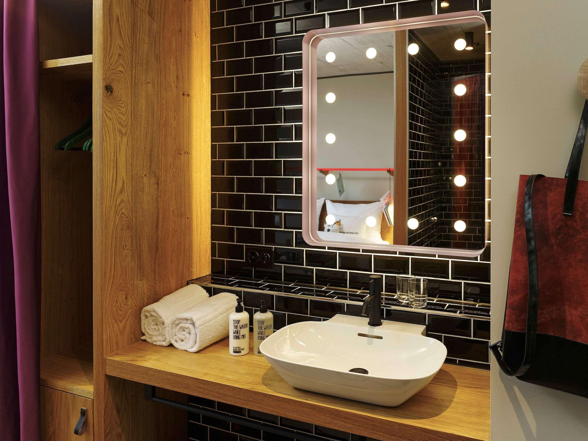 25hours Langstrasse Hotel 4*