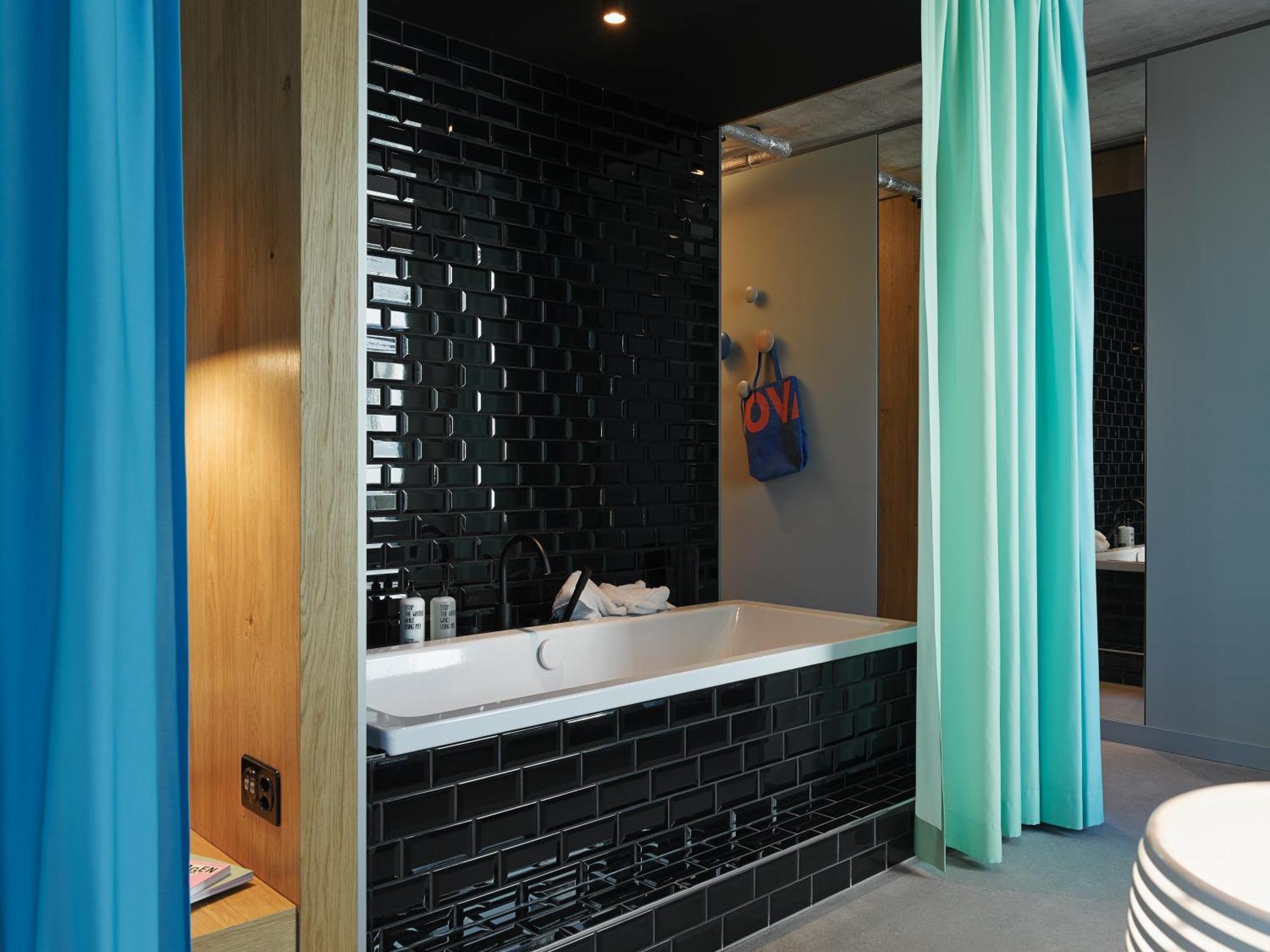 25hours Langstrasse Hotel 4*